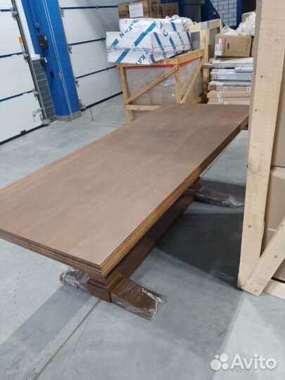 Стол деревянный