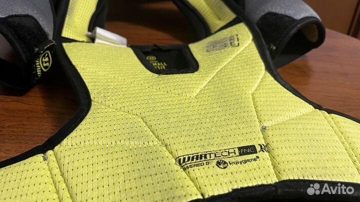 Нагрудник хоккейный warrior