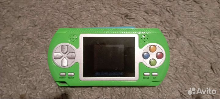 Портативная ретро консоль
