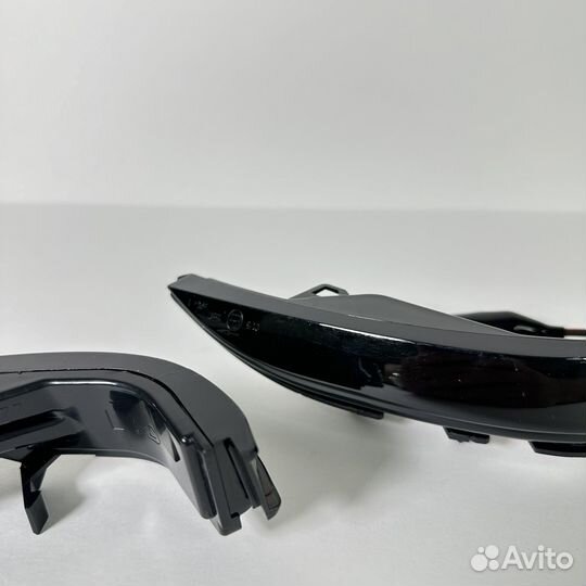 Повторители зеркал vesta лексус тонированые