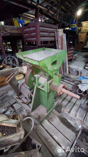 Дробилка зерна измельчитель комбикорм