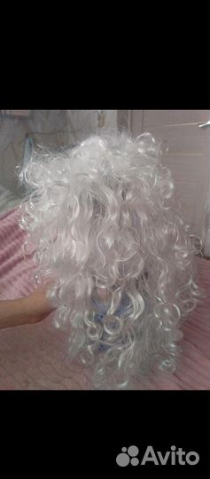 Парик блондинки кудрявый,с челочкой