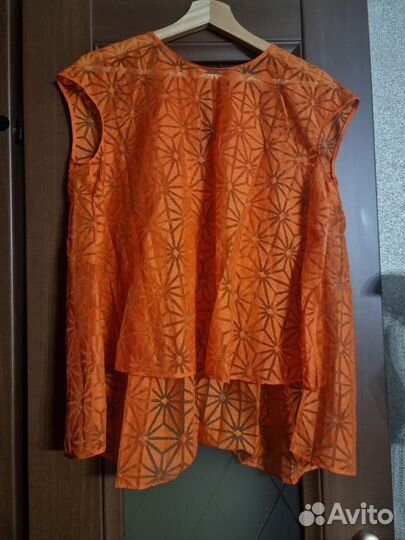 Яркая брендовая кофточка Byblos