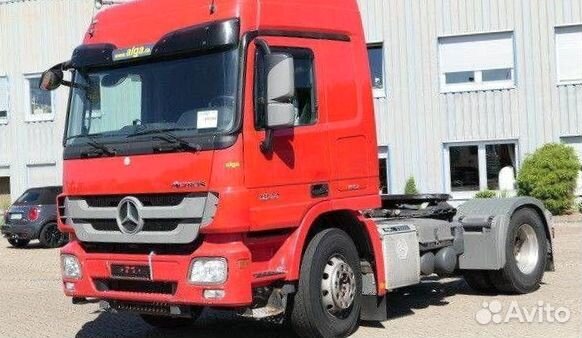 Pазбираем грузовик Mercedes-Benz Actros mpiii 2009