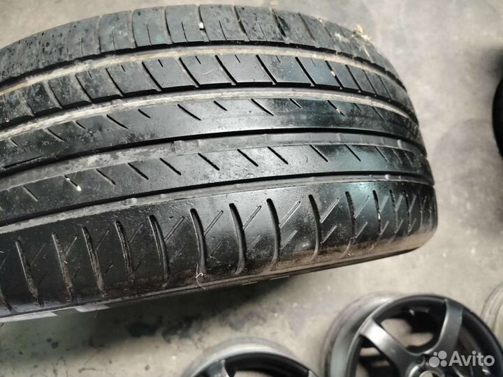 Viatti Strada Asimmetrico 255/45 R18