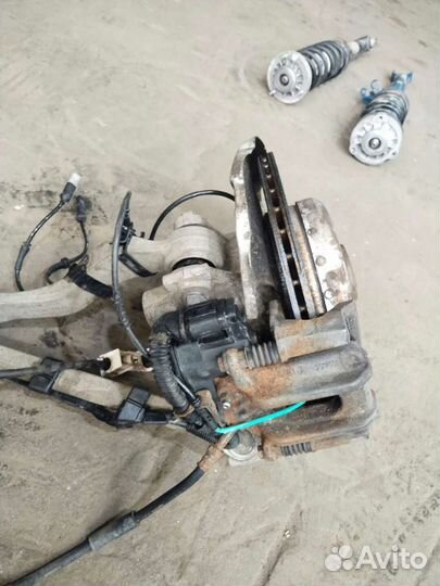 Кулак задний с суппортом BMW F10 F11 F25