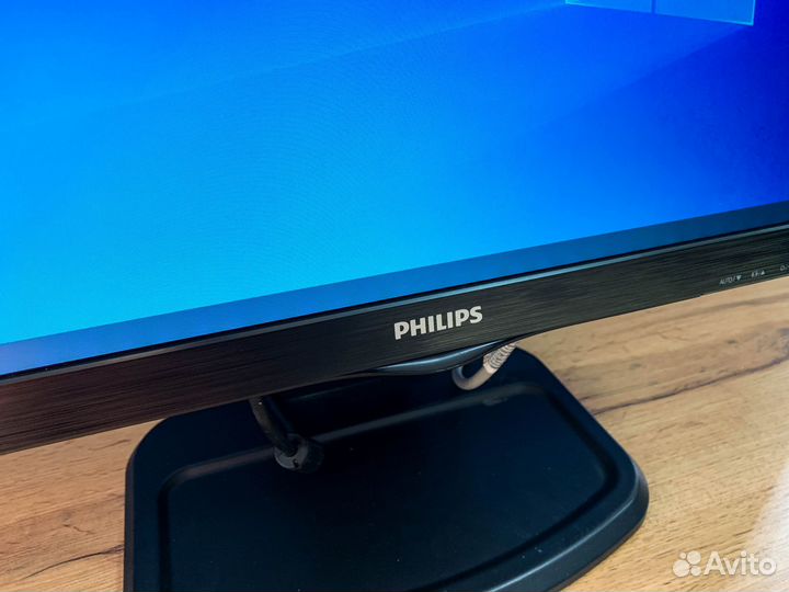 Монитор Philips 22