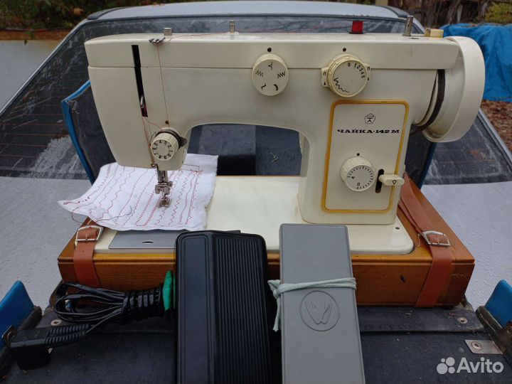 Швейная машинка чайка 142м