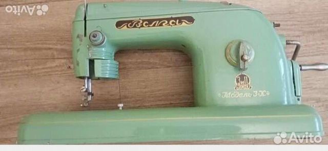 Швейная машина Волга,и старинна крышка антикварна