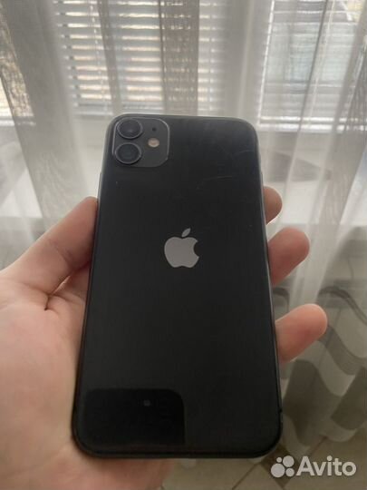 iPhone 11, 64 ГБ