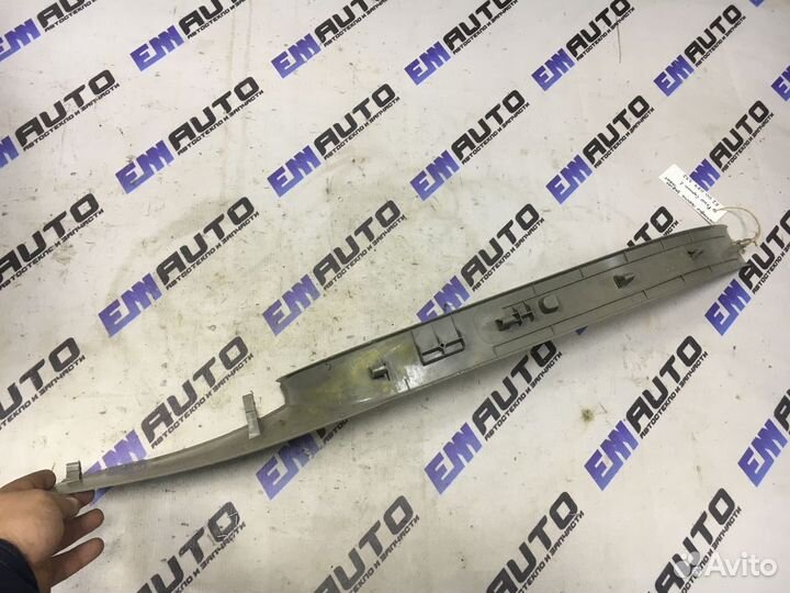 Накладка порога задняя левая Рено Сценик 2