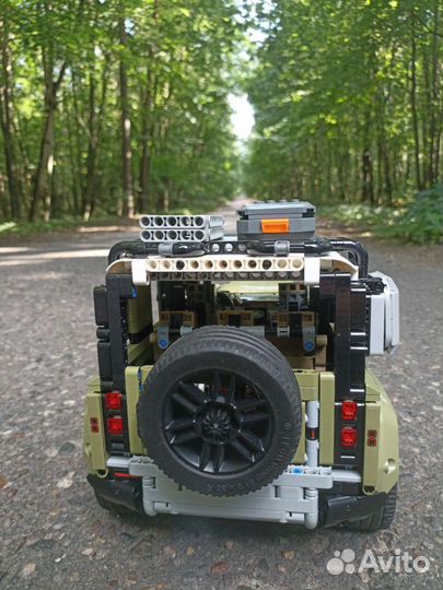 Конструктор Lego technic 42110 Land Rover Defender