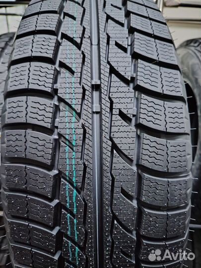 Fortune FSR-902 225/70 R15C 112Q