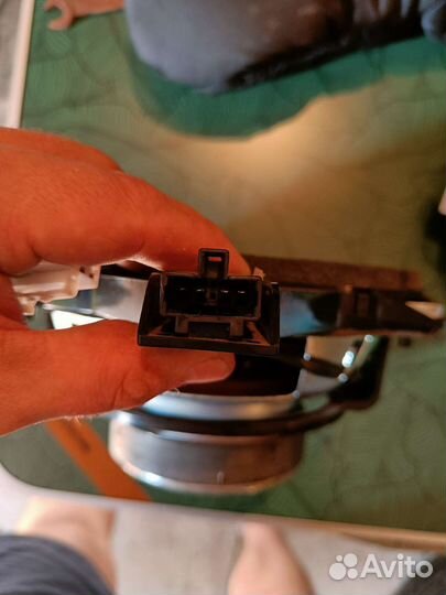 Штатный сабвуфер Hyundai i40