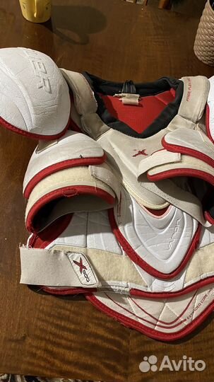 Хоккейная форма, хоккейный нагрудник Bauer Vapor