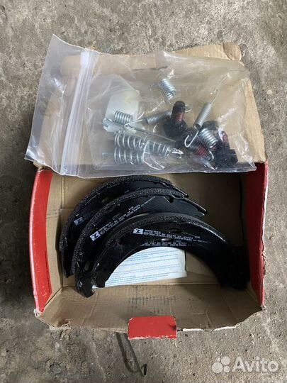 Колодки ручника W210