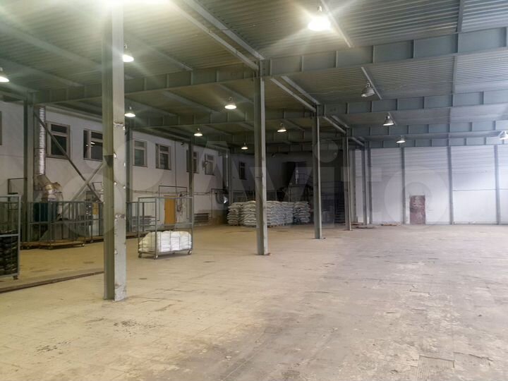 Здание, 5240 м²