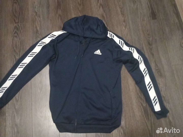 Бирки были отрезаны,можно пробить по серийнику