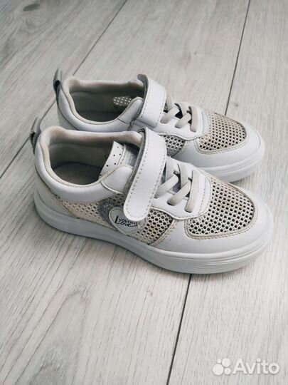 Кроссовки для девочки