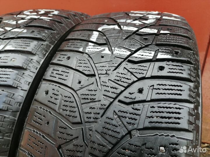 Bridgestone Blizzak Spike-02 215/55 R17 98T