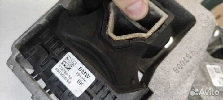 Подушка крепления двигателя и коробки