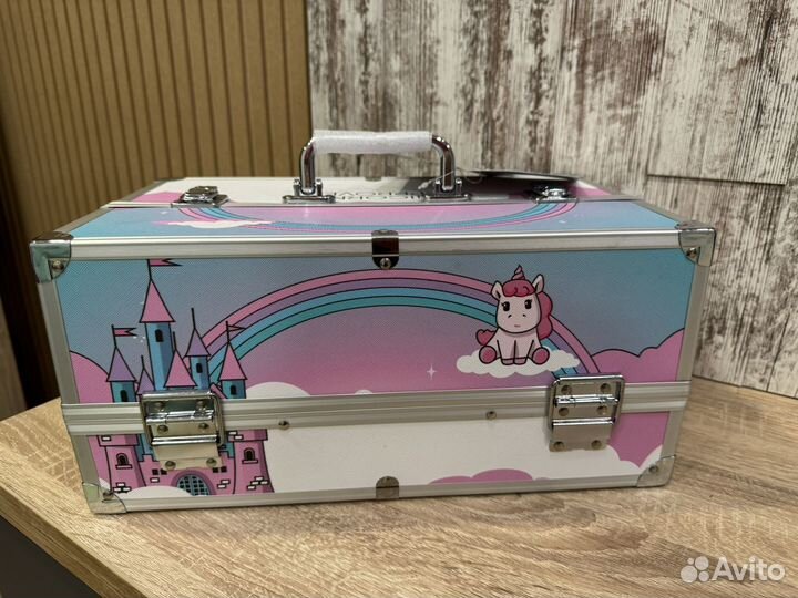 Макияжный набор в кейсе 