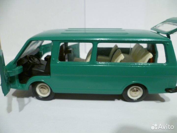 Модель автомоб раф RAF 2303 (1:43 СССР)