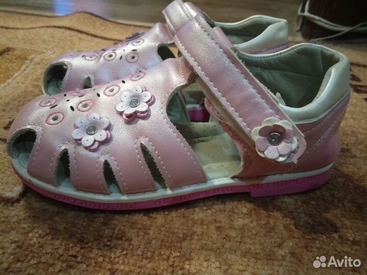 Продам обувь для девочки
