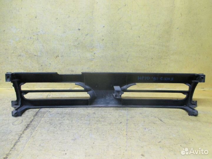 Решетка радиатора Nissan Primera HP10