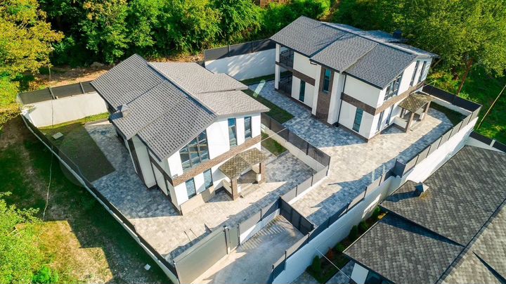 Коттедж 240 м² на участке 4,8 сот.