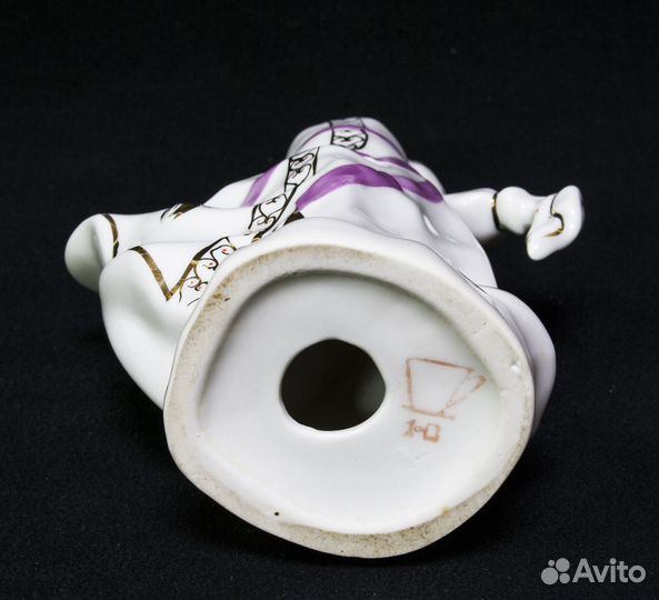 Статуэтка Девочка с платочком, 1960-е годы, Барано