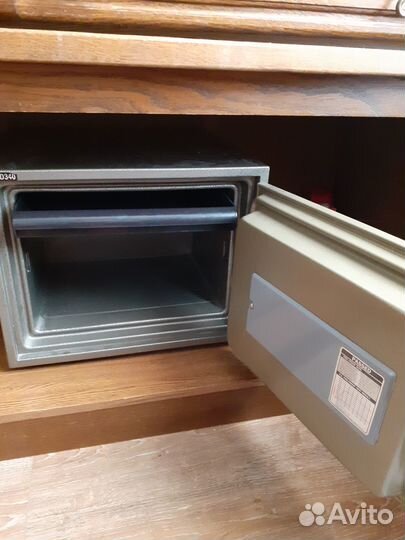 Продам сейф топаз