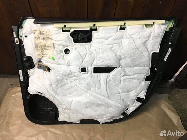 Обшивка двери передняя левая Cadillac SRX II 09-16