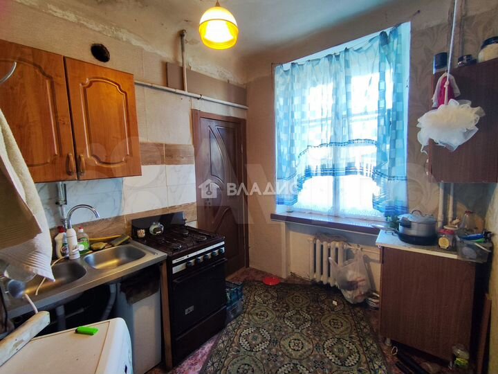 Комната 35 м² в 3-к., 1/3 эт.