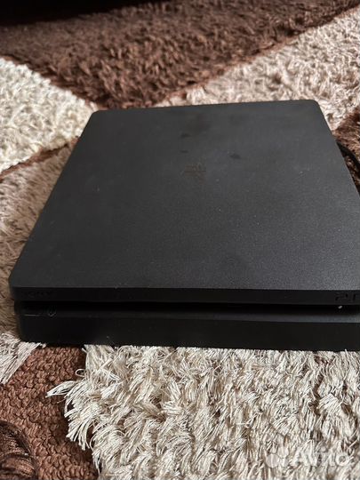Игровая приставка ps4 slim