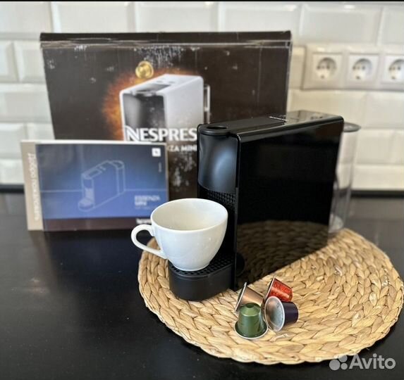 Капсульная кофемашина Nespresso Essenza Mini C30