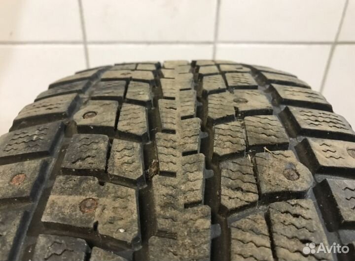 Dunlop SP Winter Ice 01 215/60 R16 95T