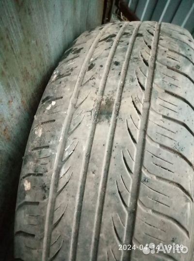 Kumho 946S 185/65 R15 27L