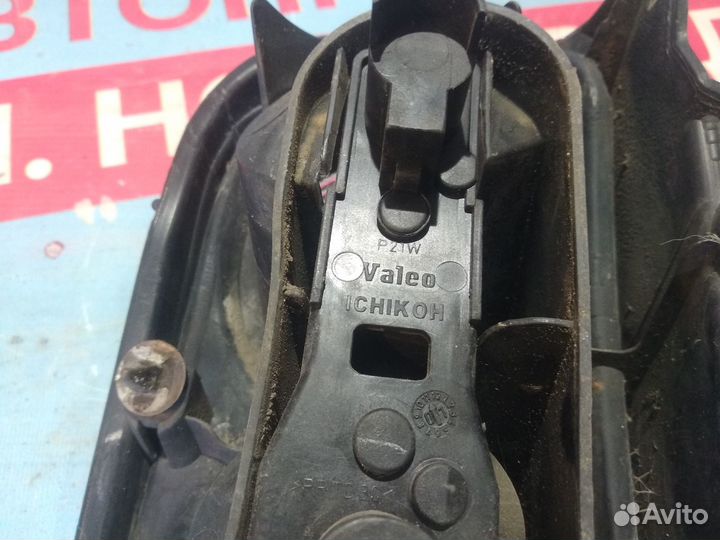 Фонарь задний правый Ниссан Микра