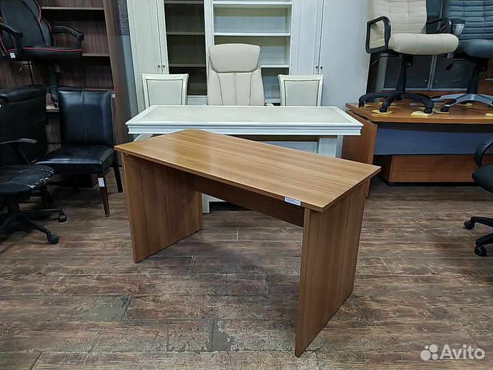 Стол письменный б/у 130х60х75 22мм 03798-орх