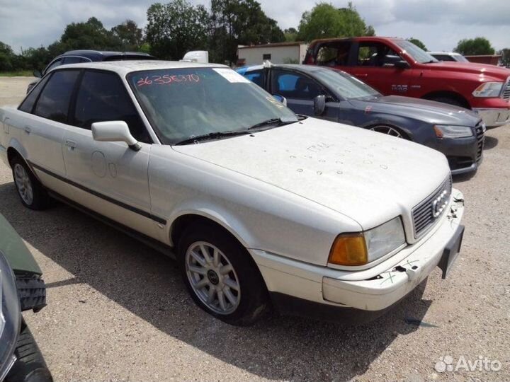 Уголок задний правый Audi 80 B4 AAH 1995