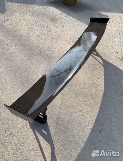 Карбоновый спойлер