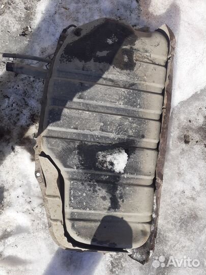 Топливный бак (бензобак) Mitsubishi Space Wagon