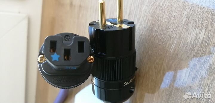 Analysis-Plus Power Oval 10 сетевой кабель