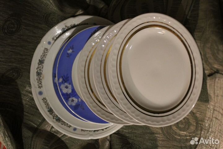 Тарелки. Бочонок для кваса. Банки