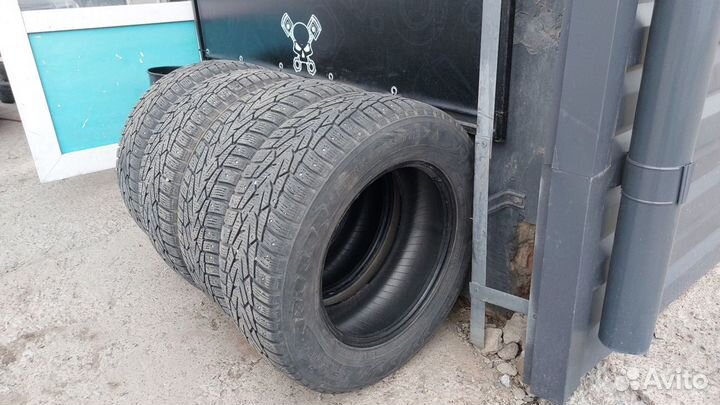 Nokian Tyres Hakkapeliitta 7 215/65 R16