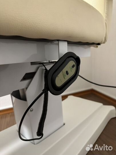 Кресло для педикюра с электроприводом