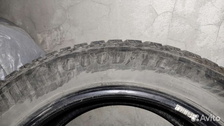 Goodyear UltraGrip Ice 2 235/55 R18