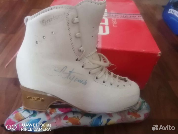 Фигурные коньки edea