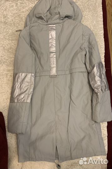 Продам куртки на девочку